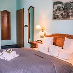 ホテル Hotel Rezydencja