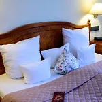 Hotel Rezydencja 3* カルパッチ