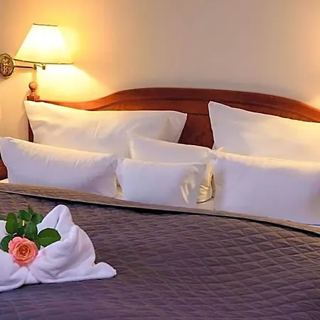ホテル Hotel Rezydencja