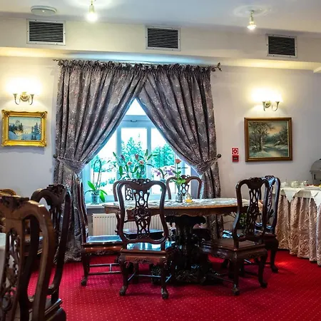 Hotel Rezydencja מלון 3*