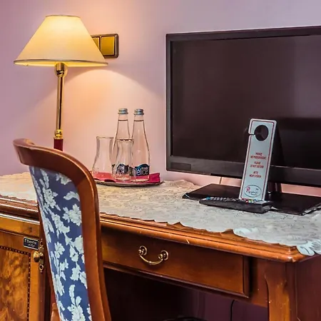 Hotel Rezydencja מלון קרפאז'
